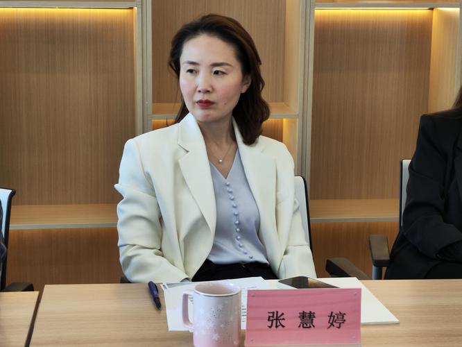 民营企业"关注新能源寻找新机遇"座谈会在郑举行